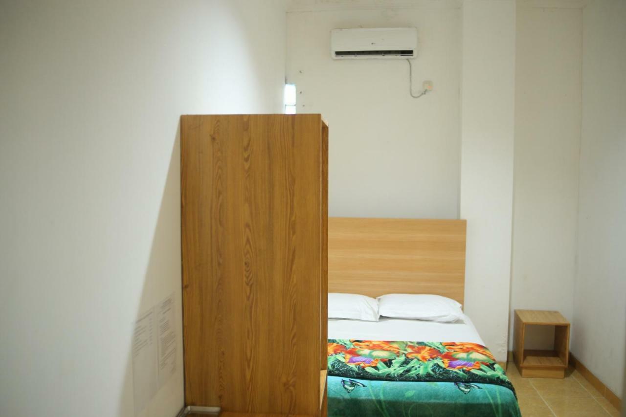 Reddoorz Syariah Near Lahat Station Exteriör bild